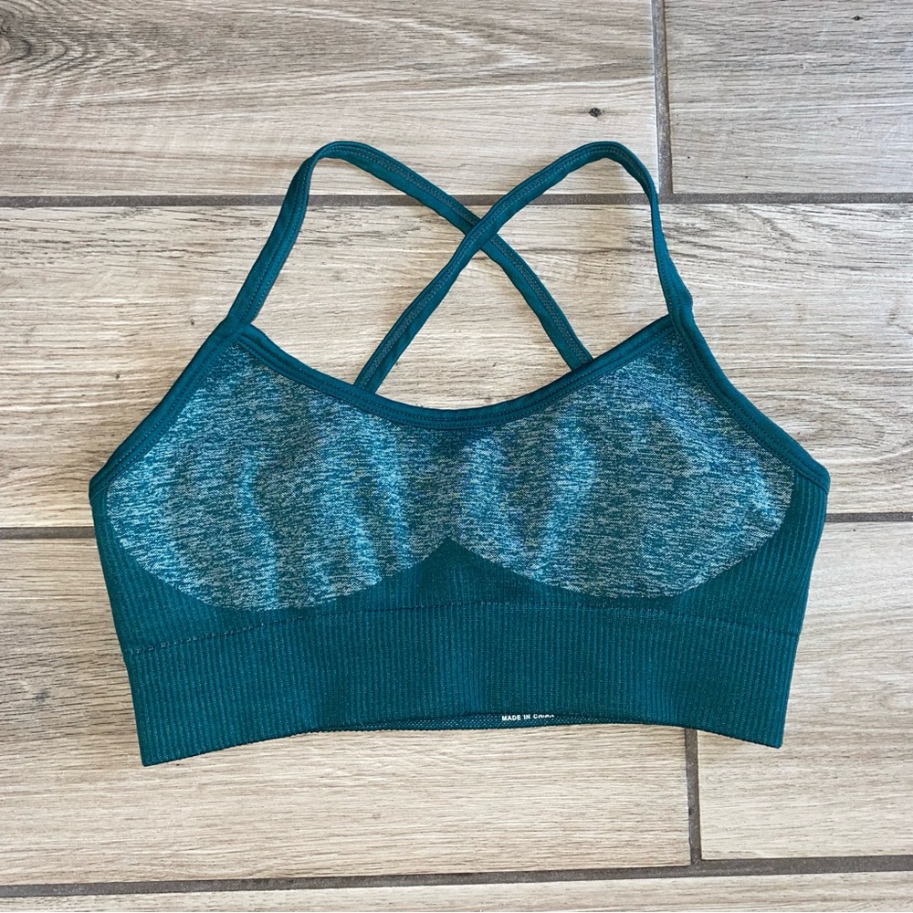 Emerald green seamless sports bra